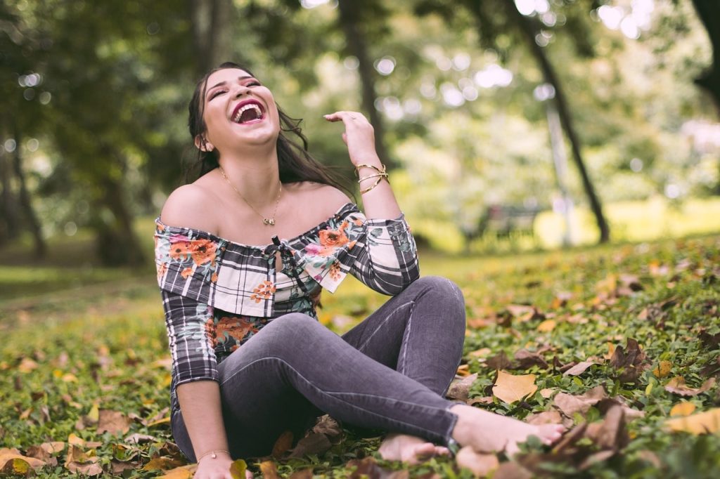 persona introvertida feliz